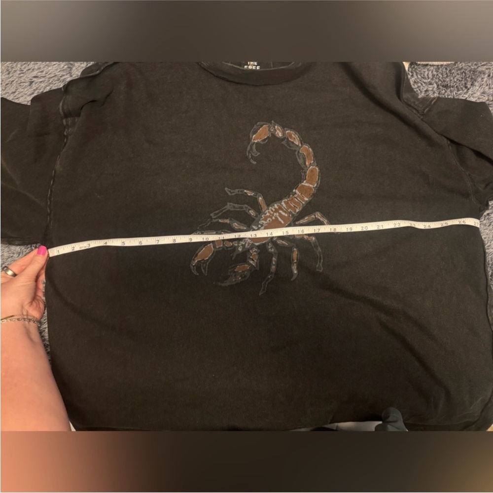 Free People We the Free Farm Foes Tee~Scorpion Size M - Picture 9 of 9